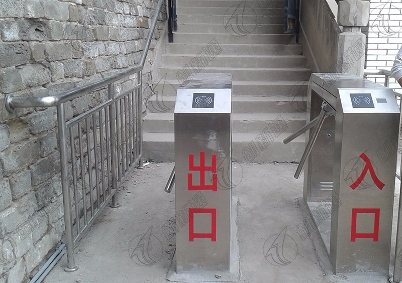 擺閘,三輥閘,速通閘,旋轉閘,平移閘,一字閘,人臉識別，