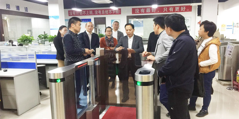 擺閘,三輥閘,速通閘,旋轉(zhuǎn)閘,平移閘,一字閘,人臉識別，
