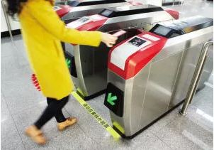 擺閘,三輥閘,速通閘,旋轉(zhuǎn)閘,平移閘,一字閘,人臉識別，