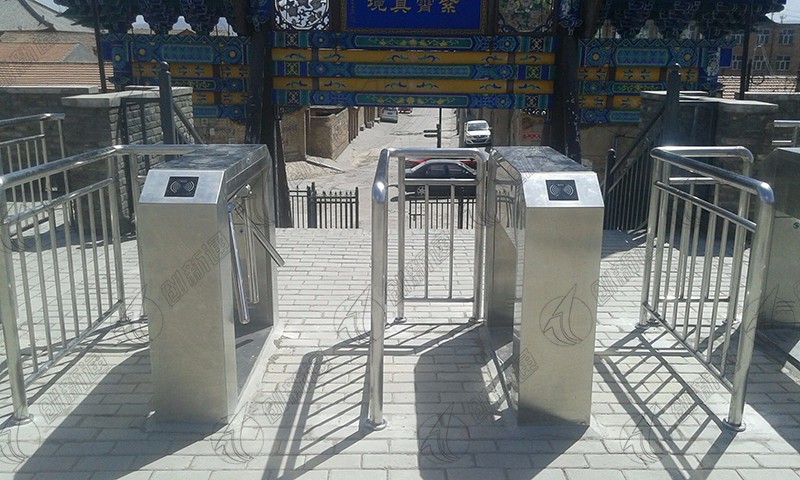 擺閘,三輥閘,速通閘,旋轉(zhuǎn)閘,平移閘,一字閘,人臉識別，