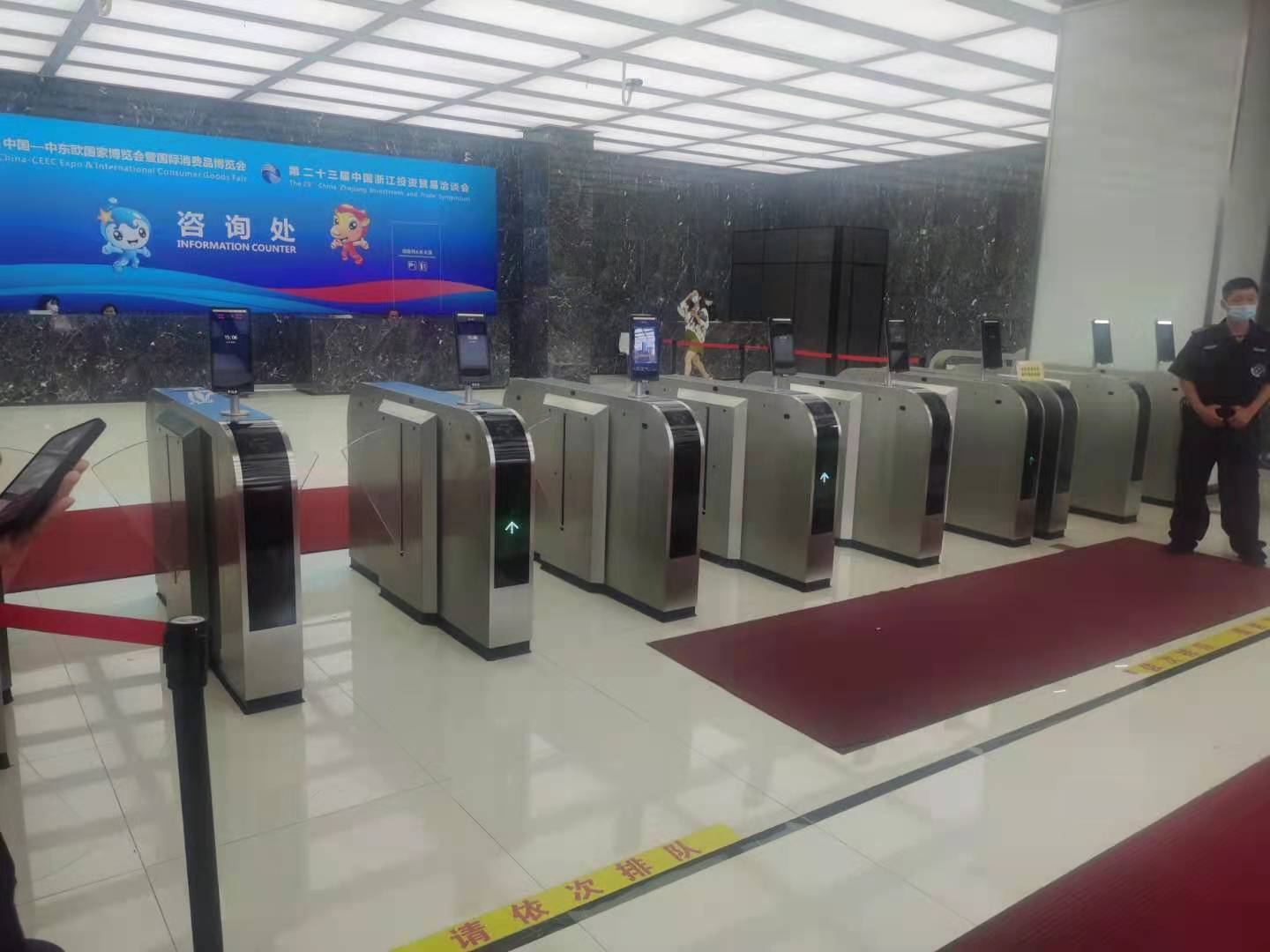 擺閘,三輥閘,速通閘,旋轉(zhuǎn)閘,平移閘,一字閘,人臉識別，